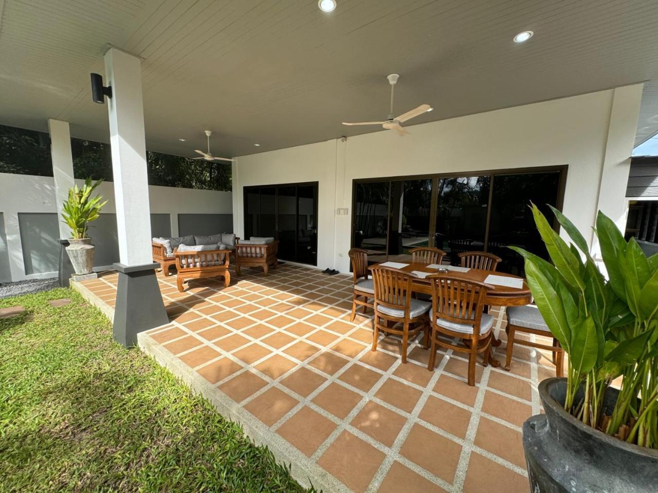Montrachet Villa By G Estate Rawai Exterior foto